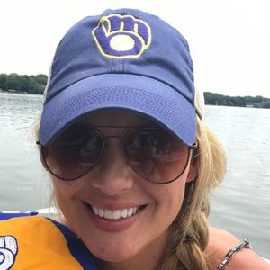 Meet your Posher, Kim